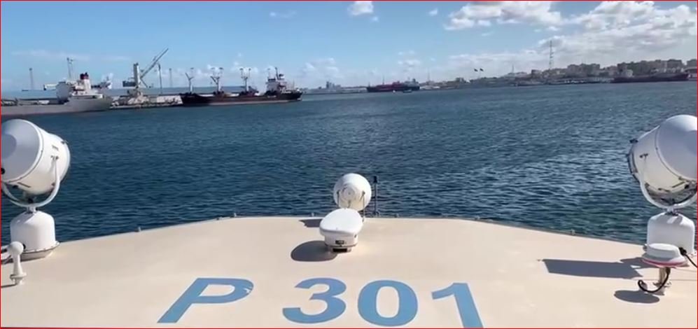 Scopri di più sull'articolo Motovedetta libica (regalata dall’Italia) gestisce evento di immigrazione clandestina di cittadini libici